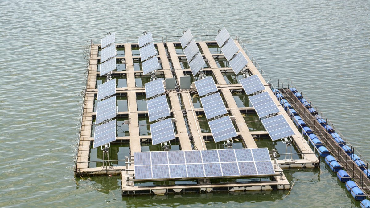 AccuSolar's tweet photo. To maximize energy output from our solar panels, they need to be placed at customized tilt angles and locations. Find out more!👇🏼
#accusolar #southflorida #floridaclimate #accusolarenergy #solarfloat
https://t.co/TvdeU0WrzF https://t.co/OPge849m5p