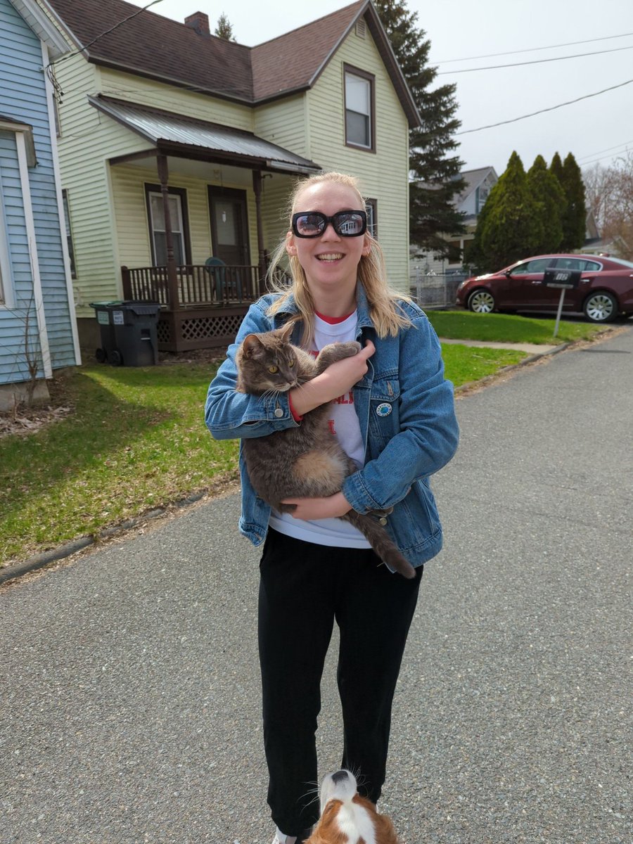 KakuleMrs's tweet photo. Wildcat Wellness 5k today! We had to turn around when our cat tried to join us! #wildcatwellness #maplehillhs #schodackcsd https://t.co/sK943Rva17