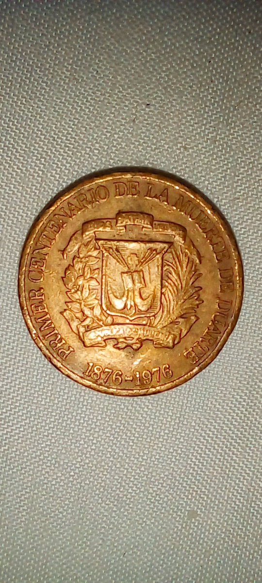SandyBe08478099's tweet photo. moneda conmemorativa del primer centenario de la muerte de (juan pablo Duarte ) padre de la patria. RD. https://t.co/Zkea9e2pZL