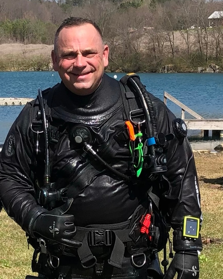 divegeorgia's tweet photo. Don't miss a dive due to minor issues with your scuba diving equipment. Whether it's a missing o-ring, wetsuit tear or a broken fin strap, the PADI Equipment Specialist course teaches you to manage basic repairs and adjustments. You'll also learn more about how your gear works, m https://t.co/aYRWpk9G7z