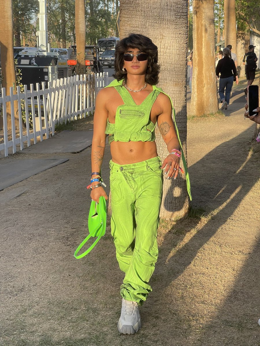 bretmanrock's tweet photo. by Brian Meller 🖤 https://t.co/4KaosPMsv4