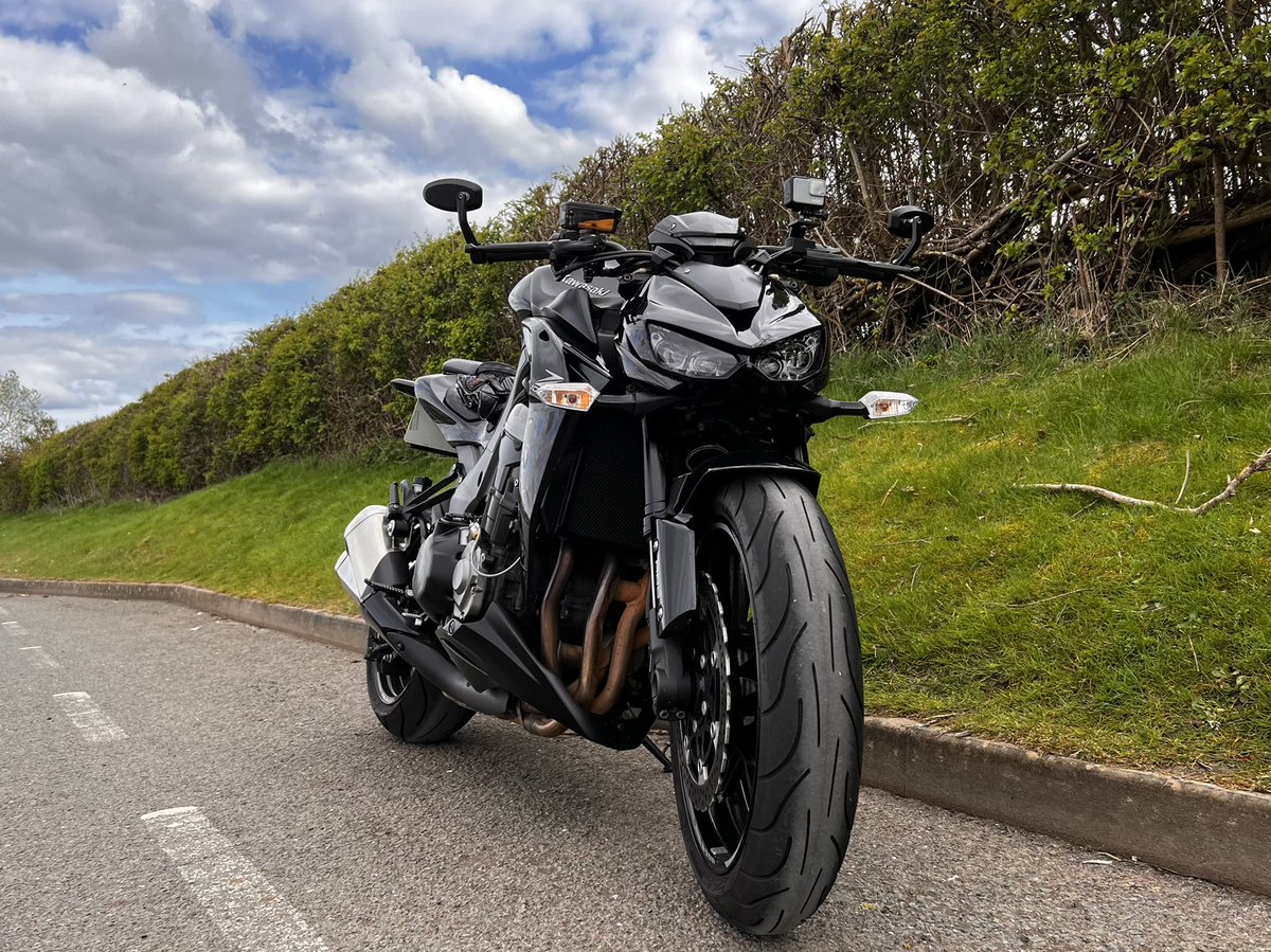 Lassx's tweet photo. #Z1000 🖤 https://t.co/Lqy1M7YUXu