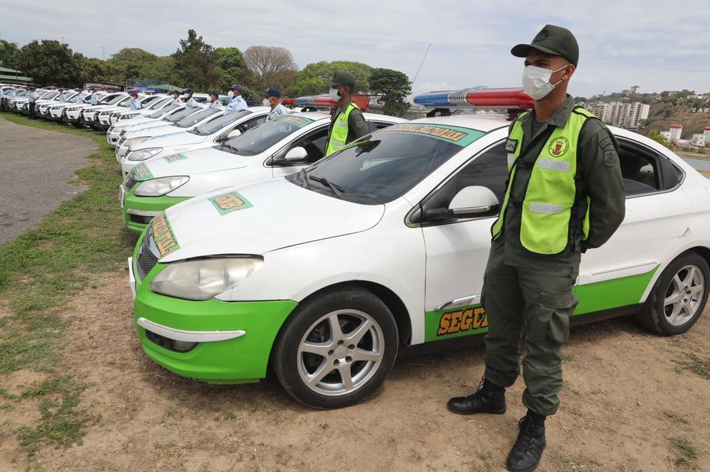 MijpVzla's tweet photo. #LoDijo| El Ministro A/J @CeballosIchaso1 "Resalto la labor de todos nuestros cuerpos policiales que con la integración de la FANB, se afianzó la seguridad del pueblo en parques, templos, playas, vías, durante el dispositivo Semana Santa 2022".
#BalanceSemanaSanta2022 https://t.co/FvSSO1tWXa