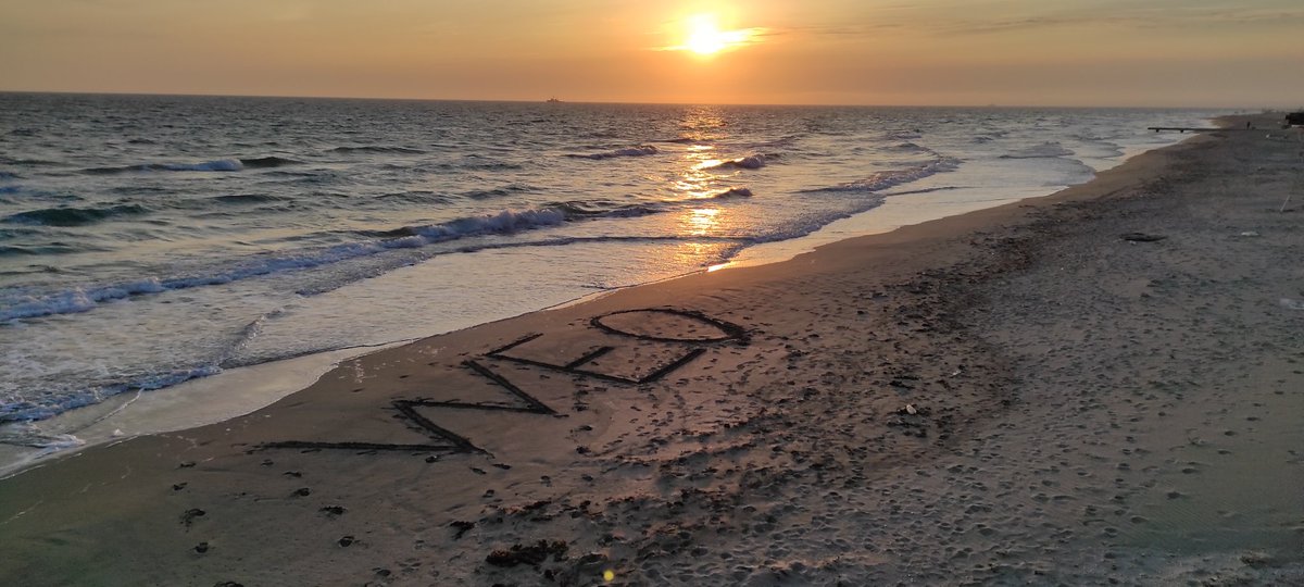 moorkoo1's tweet photo. I went to the sea on the weekend. Look what I saw there

@WorldEternalMMO https://t.co/vnXWpxJqUz