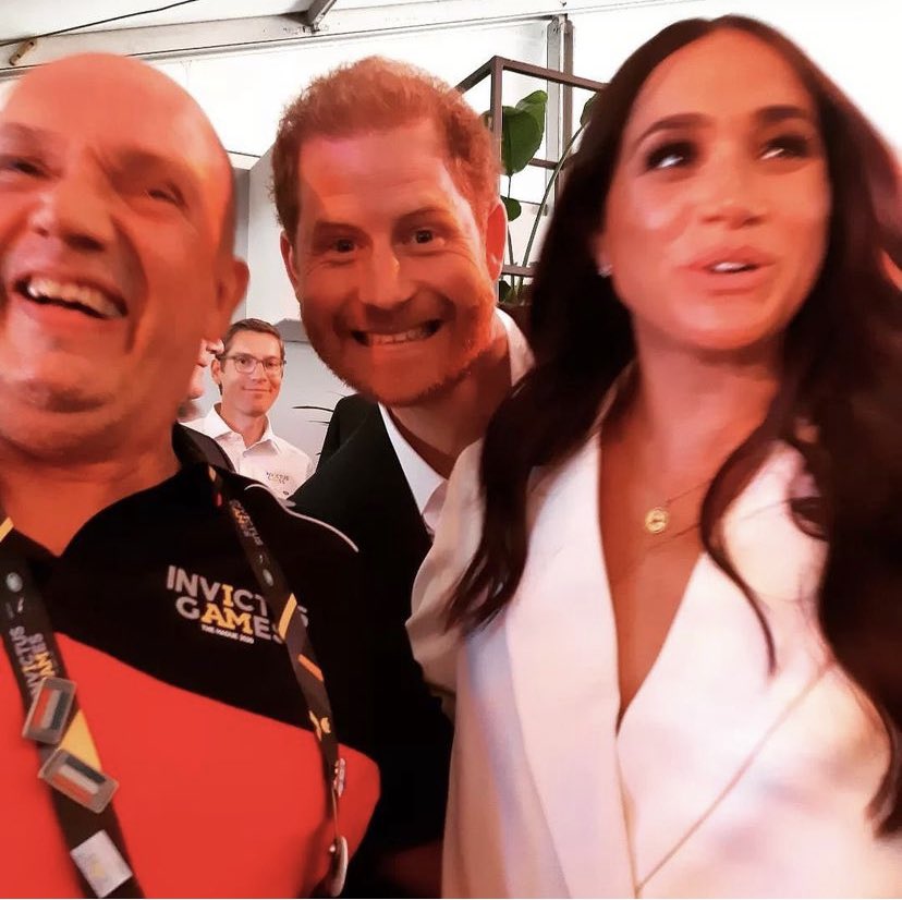 hrrysgreysuit's tweet photo. Prince Harry breaks silence on Queen meeting and says it was 'great to see’

He was probably there for about 10 minutes and I bet it wasn’t pleasant. 

Desperate Boo 🤡
https://t.co/NcgrzknSwX https://t.co/Kv96PB8n3s
