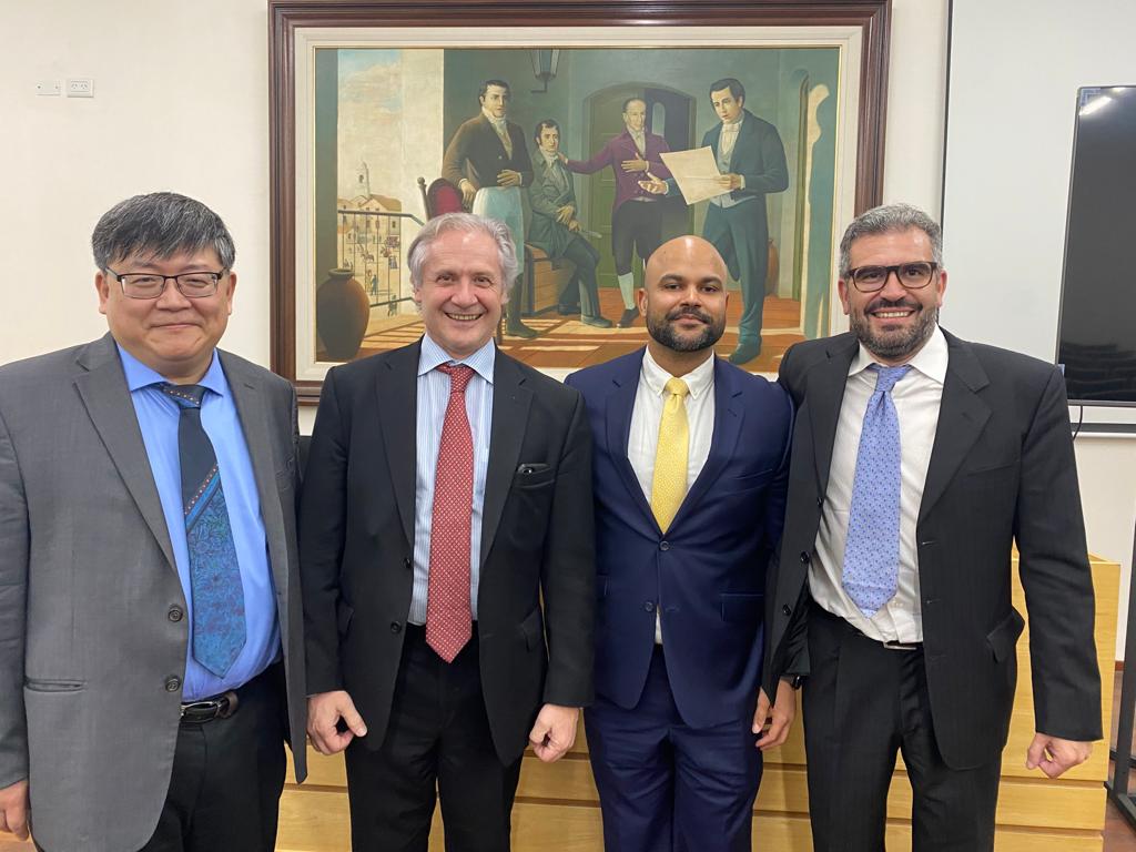 JohnJayGlobal's tweet photo. Comienza el curso de #Análisis y #Prevención del #Crimen para la gestión de la #seguridad, impartido por @hungen y @JACCapellan, bajo la dirección de @mariano_hoet. Organizado por @FCJS_UNL con el apoyo de @AgendaCAF. Nos encanta formar parte de estas inciativas 🙌 https://t.co/QDmsARxqmY