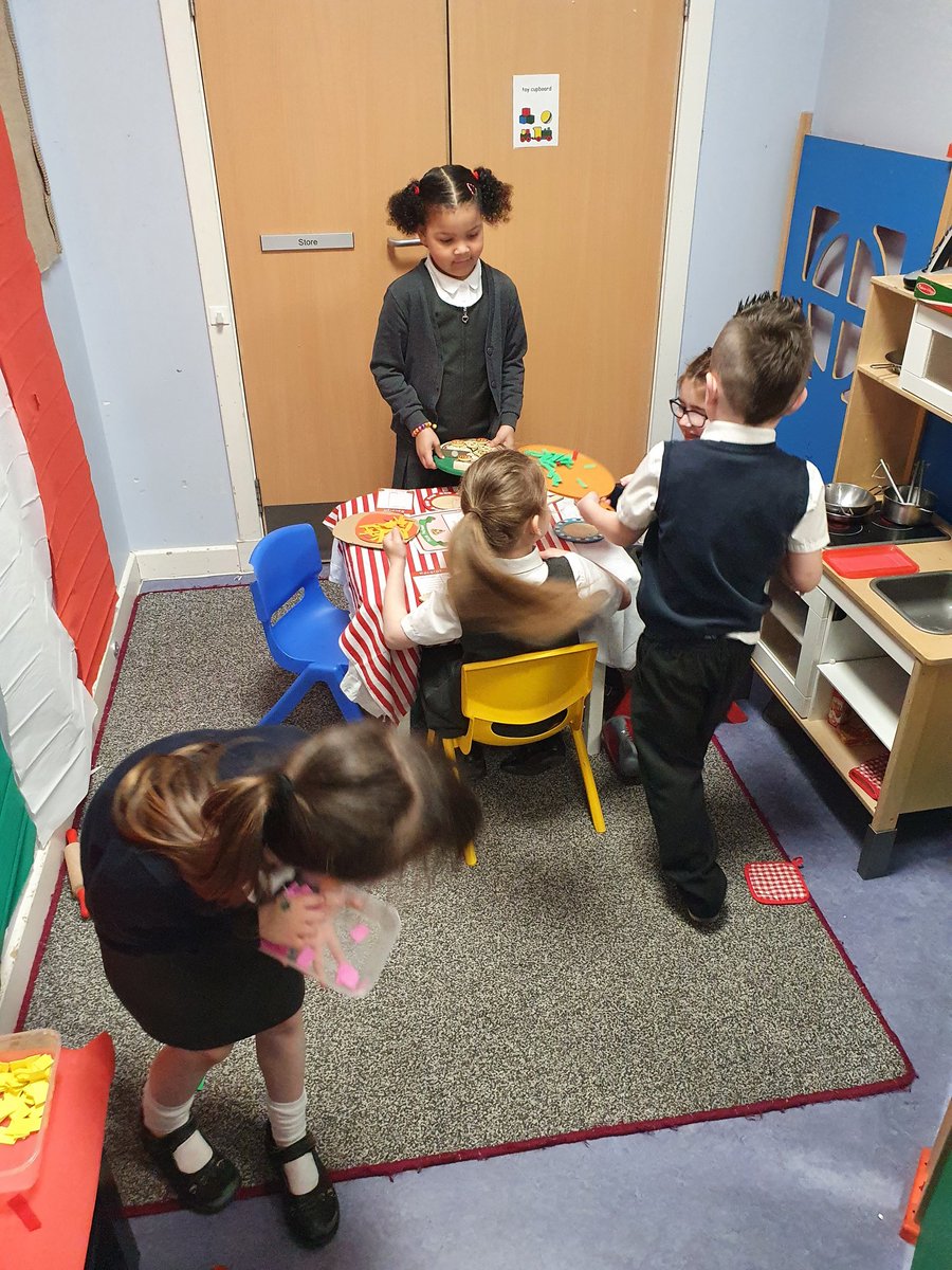 St Clement's P2 tweet media