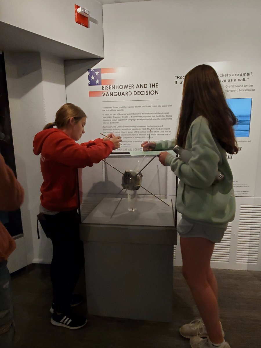 KaylorStacia's tweet photo. Took a trip to the @the_cosmosphere today! @kbiebighauser @ACMS_Jaguars #LaunchLearningCosmo https://t.co/esuHphQYtk