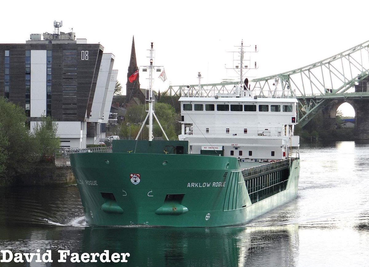 faerder46's tweet photo. The Arklow Rogue bringing grain to @Cargill Mill in Salford from Bordeaux- passing Runcorn on the @PeelPorts Manchester Ship Canal on Easter Monday @ArklowShipping #arklowshipping #cargill #grain #shipcanal #manchestershipcsnal #msc #coaster https://t.co/tWezY6g9nM