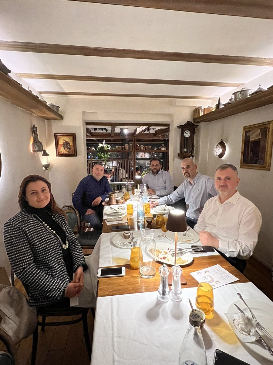 alpaslanertekin's tweet photo. Bu akşam Balkanlar’da son iftarımızı yaptık. Saraybosna’da iftarımızı Bellona Mobilya Bosna-Hersek ülke distribütörümüz olan Gradiz Grubunun Başkanı Amel Begiç ile yaptık. @bellona ihracat müdürü Arif Ölmeztoprak ve Bölge Müdürü Özge Ay Akın’da bana Balkanlar’da eşlik ettiler https://t.co/vWo0JrRRW6