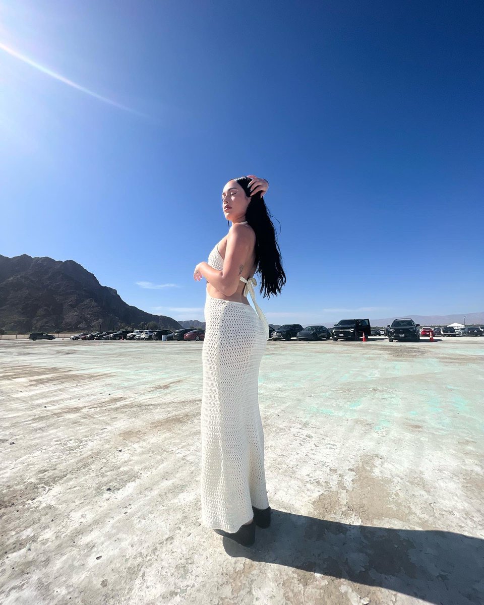 XileniaM's tweet photo. desert angel https://t.co/egWgzUCOQH