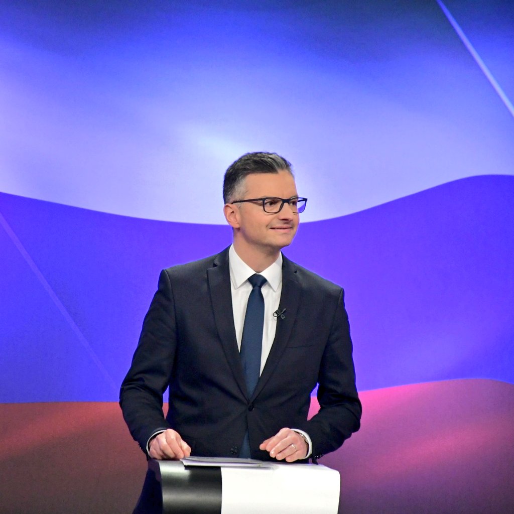 #soocenje 📺 <a href="/sarecmarjan/">Marjan Šarec</a> @POP_TVprogram 
Ta vlada spominja na posadko Titanika – imeli so najboljšo posadko, najboljšo ladjo, najboljši orkester, vse je bilo super, ampak potem je prišla ledena gora.
🧵