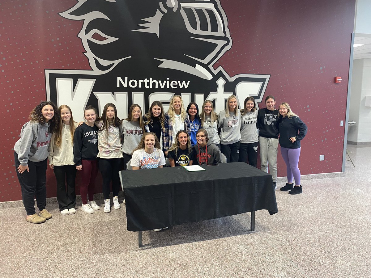 Congrats to <a href="/MaceyTimberman/">Macey Timberman</a> for signing to play basketball at @ParklandWBB. Proud of this kid!