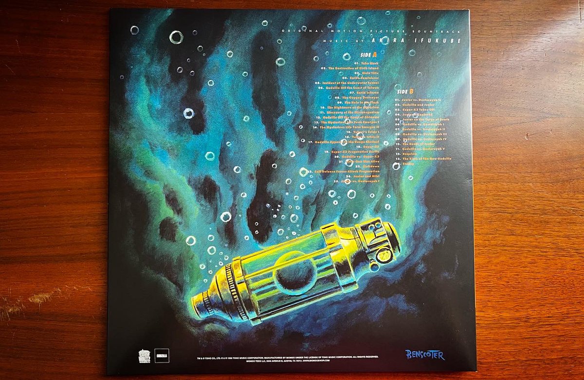 My friend Dustin (<a href="/Earth2Kentucky/">Earth To Kentucky (Parody Toys)</a>) was super generous and fought off the hordes of vinyl collectors to get me this Godzilla vs. Destoroyah vinyl from D-Con 2021!

🎼 #AkiraIfukube
🎨 <a href="/WesBenscoter/">Wes Benscoter</a>
🏷 <a href="/DeathWaltzRecs/">deathwaltzrecs</a>