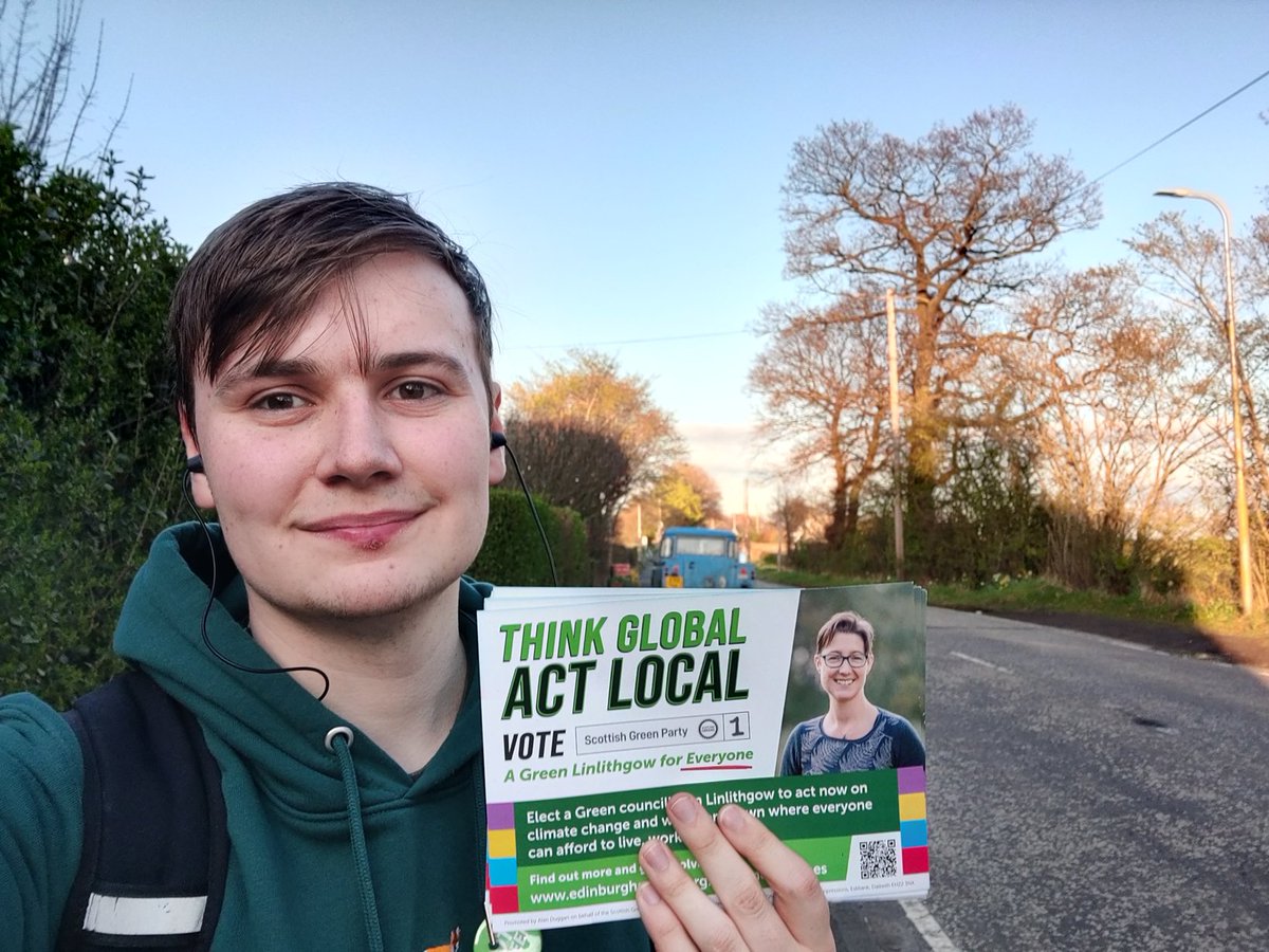 CamiGlasgowSGP's tweet photo. Now out in the village of Threemiletown delivering leaflets for @pamkaybarnes and the @WestLothianSGP
#ActiveGreens #VoteScottishGreens #ActiveSGP https://t.co/CDAObuIXe5