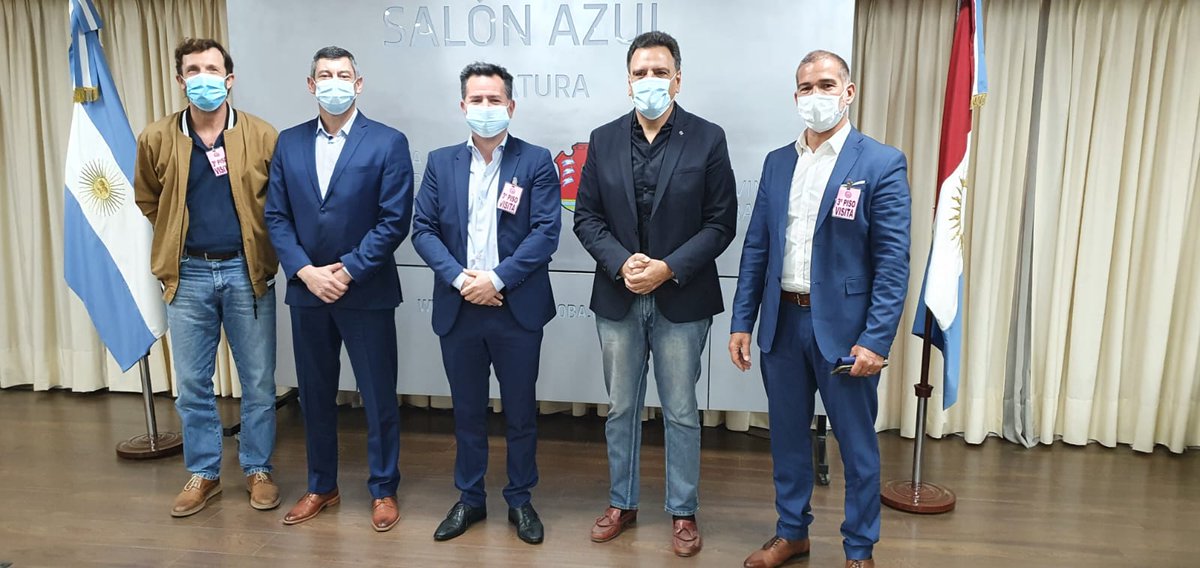 SinPeCor's tweet photo. Hoy nuestro Sec. Gral.,Guillermo Borelli, participó de una reunión junto a @BornoroniG , Pdte. de #FECAC; el Min. de Seg. de la Prov.,@alfonmosquera y el subjefe de la Policía, @ArielDLecler. Se aunaron criterios para mejorar la seguridad en las estaciones de servicio. https://t.co/ZzgZkShqNz