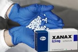 reversecy's tweet image. Δεν μπορώ να καταλάβω πως θα ενωθεί η @edek1969 το @DIKO1976 και @NeoDepa με @Christodulides. Τελικά τα κεντρώα  κόμματα έχουν «συναγερμικό» υποψήφιο. Αλλά όχι τον @AverofCY 
Σχιζοφρένεια τρέλα πανικός …