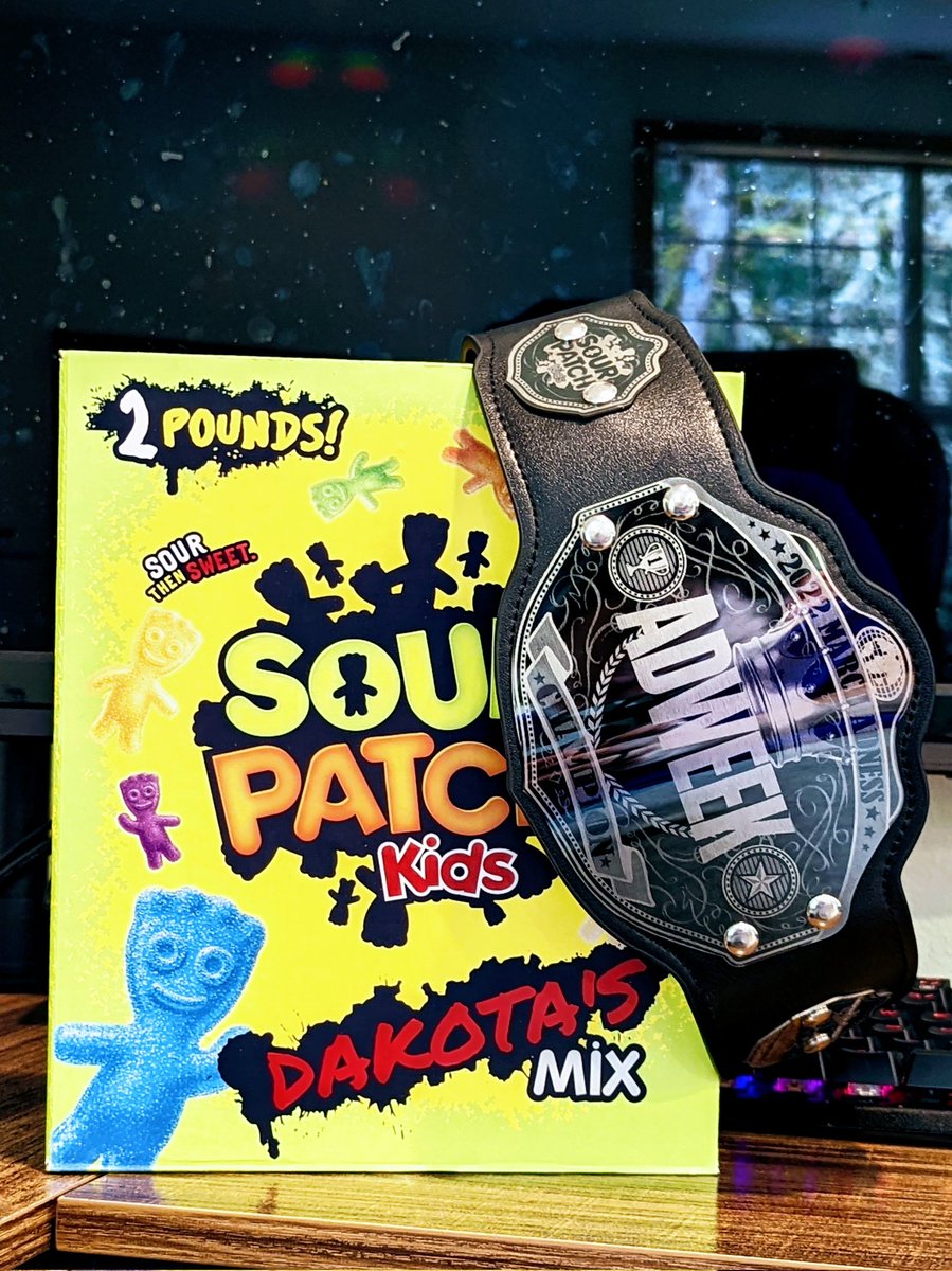DaksAhoy's tweet photo. Got a delivery from @Adweek today that pairs nicely with the recent delivery from @SourPatchKids.
#MarchAdness https://t.co/wEe8OToE5O