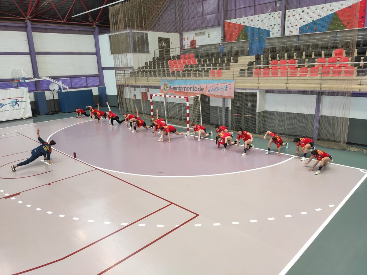 🇪🇸 ¡Las #GuerrerasJunior ya trabajan en <a href="/Viatoraldia/">Ayuntamiento de Viator</a>! 🔥

🤾🏻‍♀️ El conjunto de <a href="/RocamoraJoaquin/">Joaquin Rocamora</a> ha entrenado esta tarde por primera vez en la localidad almeriense

🔜 En el horizonte Polonia🇵🇱, su rival este fin de semana

#SheLovesHandball