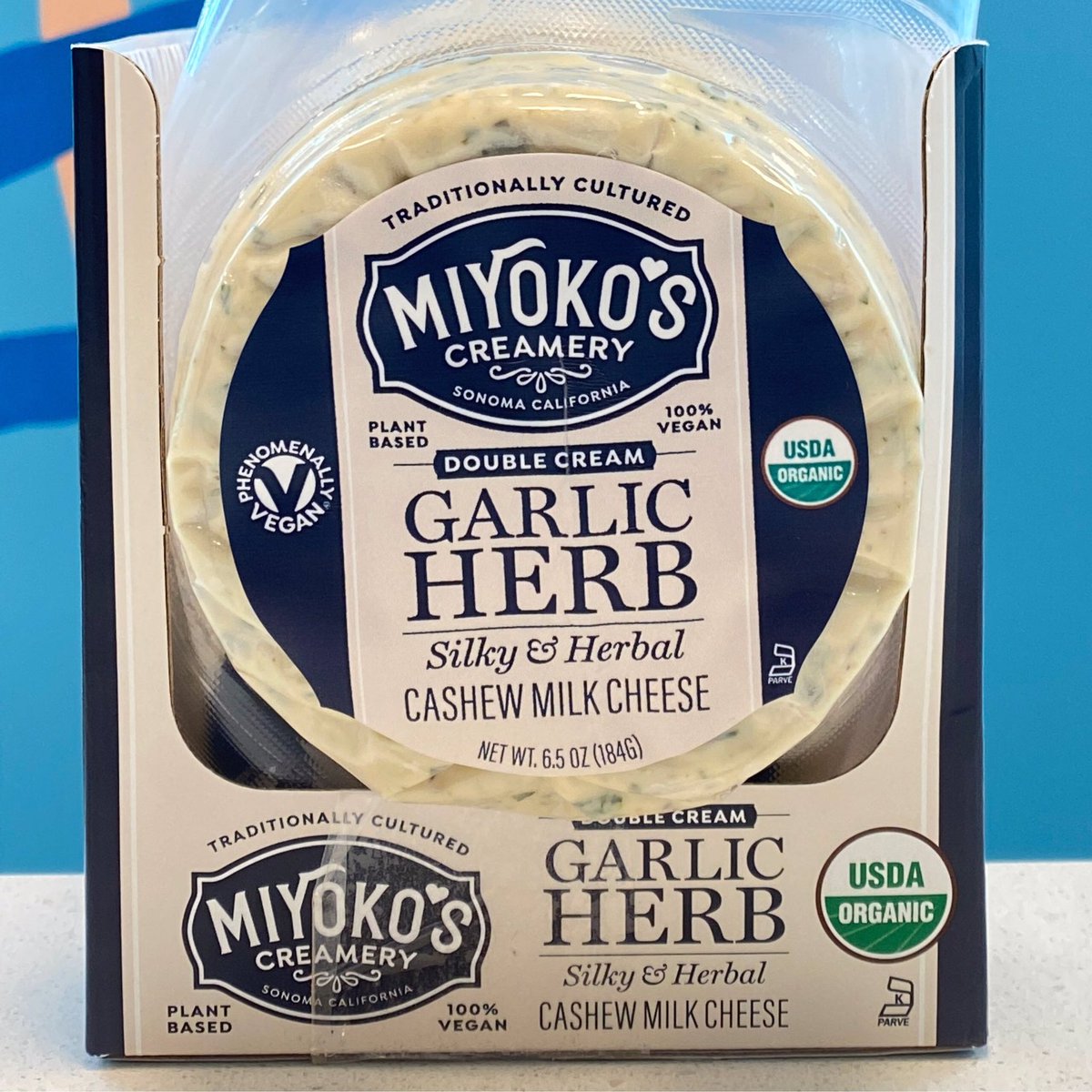 mostlyvegan's tweet photo. As a teenager I went to France and lived on baguettes and Boursin (when I still ate dairy). @MiyokosCreamery Double Cream Garlic Herb cashew milk cheese evokes a Proustian return to eating on a bench at the Palais Royal… https://t.co/MIw3iom1Nt