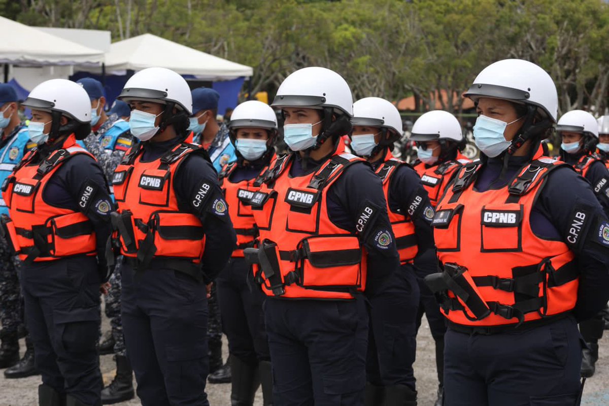 Envío el reconocimiento al Pueblo Venezolano por su civismo y conciencia preventiva para la disminución de accidentes, y a nuestros cuerpos policiales, bomberos, Protección Civil, CICPC y FANB, en nombre de nuestro <a href="/NicolasMaduro/">Nicolás Maduro</a> y de la <a href="/ViceVenezuela/">Vicepresidencia Vzla</a> #SemanaSantaSegura2022