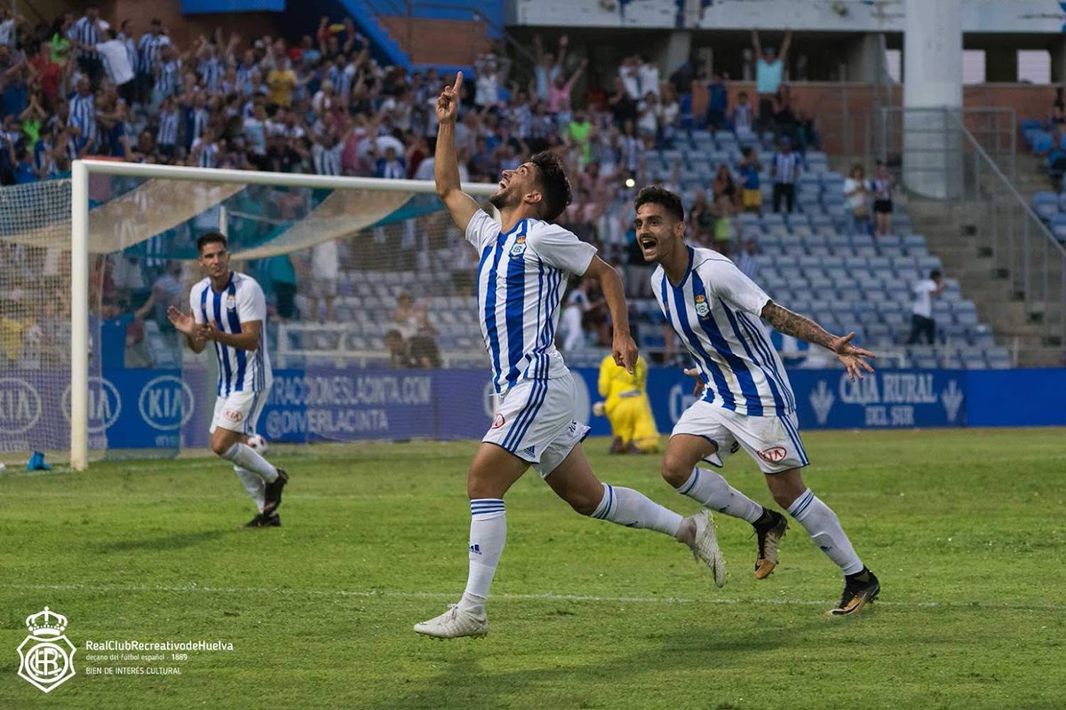 StatsRecre's tweet photo. ⚽️ Más de tres años después @VictorBarrosoM1 consiguió volver a ver puerta de falta.

🆚 Atlético Malagueño 2018-19 (2-1)

🆚 Cabecense 2021-22 (3-0)

📸 @pablosyc_ https://t.co/ve8Mtnz8S1