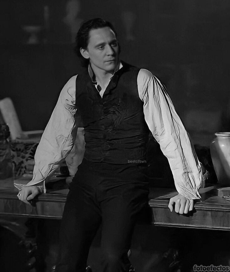 —— ❰  𝐕ɪᴄᴛᴏʀ 𝐂ᴏʀʙᴇʟᴅ  ❱

⿻ Mestizo (Brujo - Humano).
⿻ 26 Años.
⿻ Tom Hiddleston. 

             ─────────────
Llegó a Londres. Pero después por ser soldado fue enviado a la guerra. Actualmente regresó. Es hermano de Agatha. 

<a href="/SobrenatSociety/">𝕾obrenatural 𝕾ociety RESERVAS ABIERTAS</a>