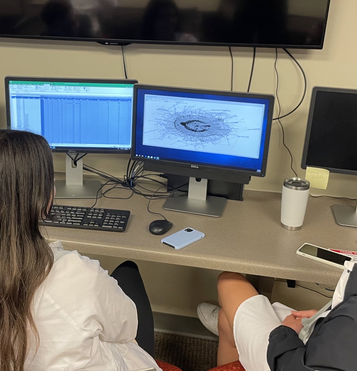 SEE Suite at UGA (@seesuiteuga) on Twitter photo Our students are practicing social network analysis in class and for one team the top users in the network (kinda) create the <a href="/uga/">uda uda</a> logo! <a href="/UGAGrady/">UGA Grady College</a> <a href="/adpr/">Adriana</a> <a href="/nodexl/">NodeXL Project</a> Our students are practicing social network analysis in class and for one team the top users in the network (kinda) create the <a href="/uga/">uda uda</a> logo! <a href="/UGAGrady/">UGA Grady College</a> <a href="/adpr/">Adriana</a> <a href="/nodexl/">NodeXL Project</a>