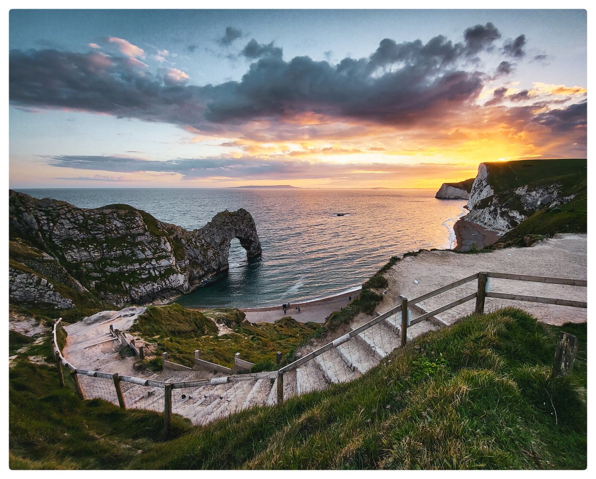 Pretty chuffed with that from sunset tonight #sunset #sunsetphotography #durdledoor