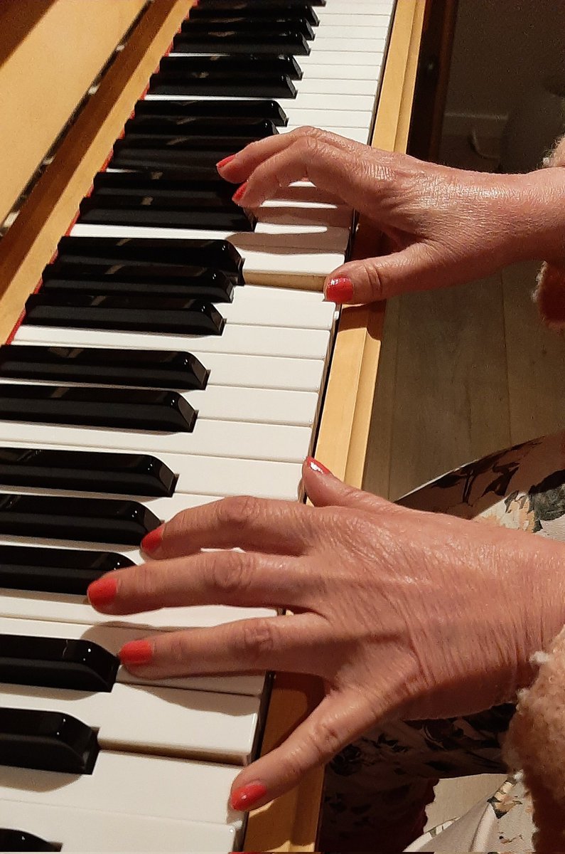 JaakkolaKaarina's tweet photo. Sad News to end #Easter2022
My Godmother is now 88 yrs old. She is getting old and weak, but still the Rebel. Has been singing Hymns through the night in the Care Home.
🤣💪
It's gonna be Rock, Blues and Jazz in my case 🎶🔊
#LetsGetOldTogether https://t.co/Ie52kETsG2