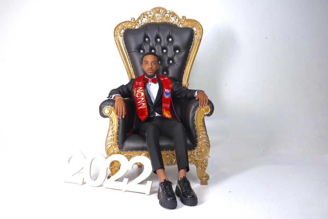itsasmitty's tweet photo. just in case you ainโt know ๐ ๐
#17DAYSAWAY #GRAD2022 https://t.co/WLToxluIyQ