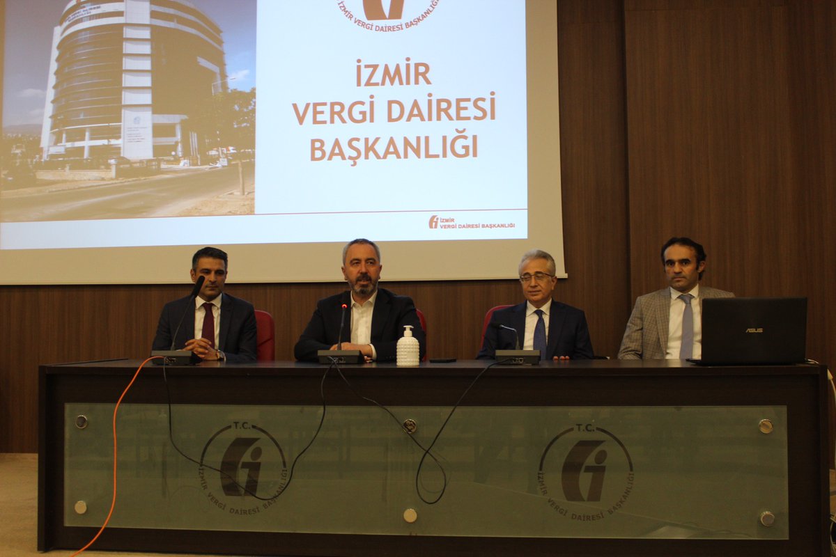 izmir_vdb's tweet photo. Gelir İdaresi Başkanı Sn. Bekir BAYRAKDAR, Gelir İdaresi Başkan Yardımcıları Sn. Mehmet ARABACI, Sn. Mahmut SÜTCÜ ve Personel Daire Başkanı Sn. Fatih ALTINKAYIK Başkanlığımızı ziyaret ederek Vergi Dairesi Başkanımız Sn. Ömer ALANLI'dan çalışmalar hakkında bilgi aldılar@AlanliOmer https://t.co/jA5a2n0npZ