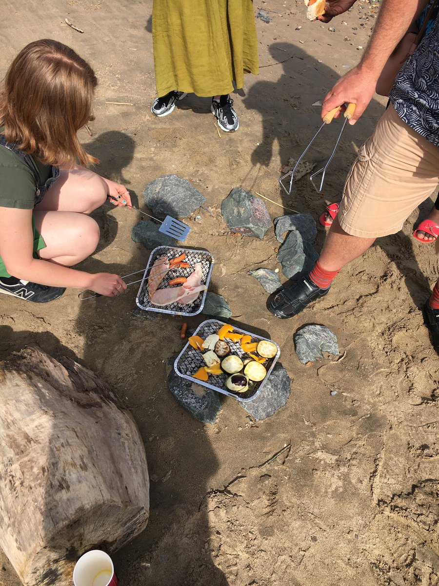 PeninsulaChrch's tweet photo. He is risen! Happy Easter! We had a great time yesterday having Communion on the beach followed by bacon rolls and Buck’s Fizz. Tide was out, sun was out, and there was much Easter joy! https://t.co/CLqWZLil4r