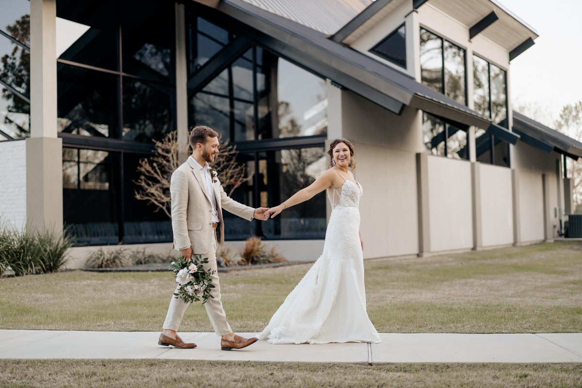 Jennings_Trace's tweet photo. Congratulations to Tristan and Emily on your beautiful day! Thank you for choosing to Jennings Trace to be a part of your celebration. ❤️ ❤️
Photographer: Brandi Doleman Photography https://t.co/u25T43eajT
