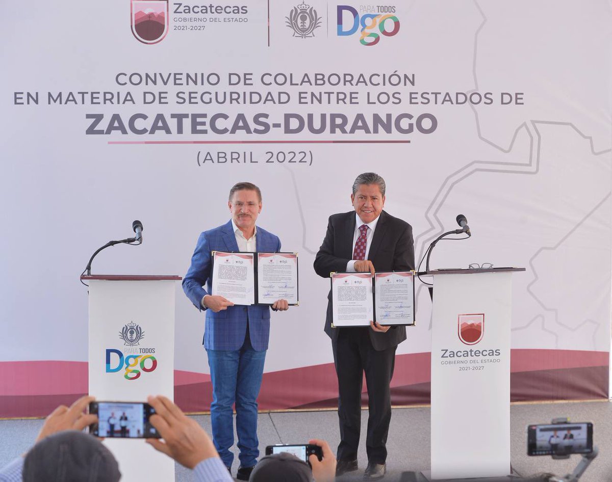 AispuroDurango's tweet photo. Un gusto saludar a mi amigo, @DavidMonrealA, @gobiernozac 

Hoy sostuvimos la Reunión Regional de Seguridad en dónde firmamos un Convenio de Colaboración y Coordinación entre ambas entidades, nuestro objetivo es contribuir a mejorar la paz social, el orden público y la seguridad. https://t.co/bcWazN9wCT