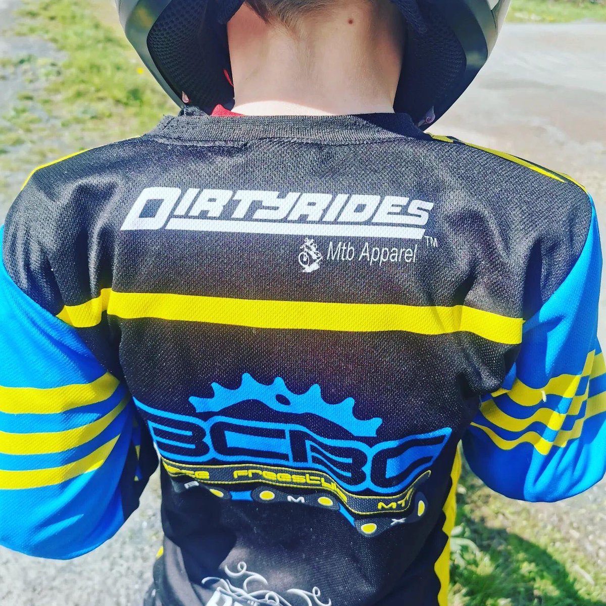 dirtyridesnimtb's tweet photo. #dirtyridesmtbapparel #mtb #mtbclothing #mtbjersey #mtbpants https://t.co/tmzXFzNzKb