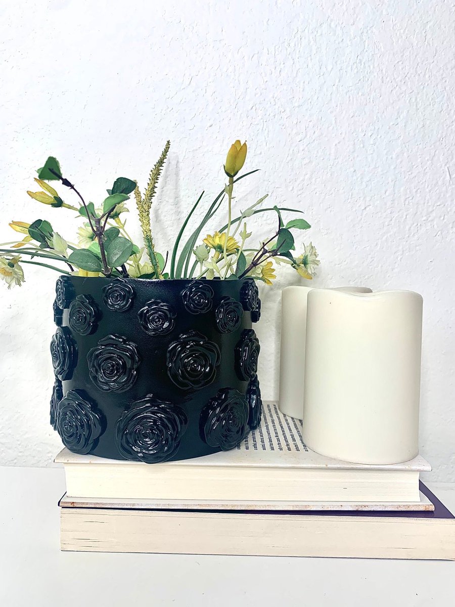 #black #minimalist #blackpot #planterholder #contemporarystyle #housewarminggift#flowerspot#succulentpot etsy.me/3xAdsSy