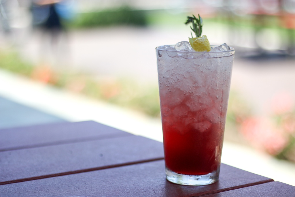 Century_Square's tweet photo. After almost two years... @hopdoddy HOPPY Hour is back! These bad &amp; boozy drinks are coming to you for only $5 every Monday - Friday from 3 - 6 PM. 

Get to sippin'! 

#centurysquare #midwayplaces #happyhour #hoppyhour https://t.co/K2TnCfDxfv