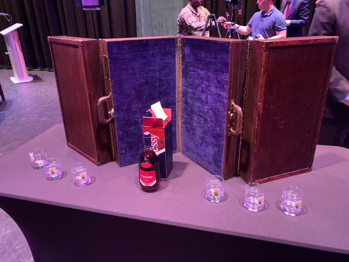 Tara Copp tweet media