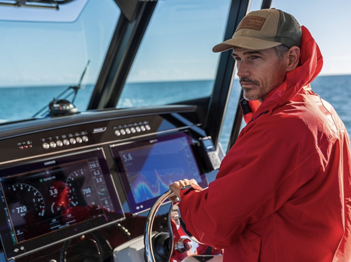 FishingBoatss's tweet photo. @Boston_Whaler  420 Outrage! Incredible performance boat full of comfort. This model has everything you need! Powered by @MercuryMarine Pictures from https://t.co/G9J7VOwg9h #BostonWhaler #FhishingBoats #fishingmachine #Mercury https://t.co/uSEvIYg3v1