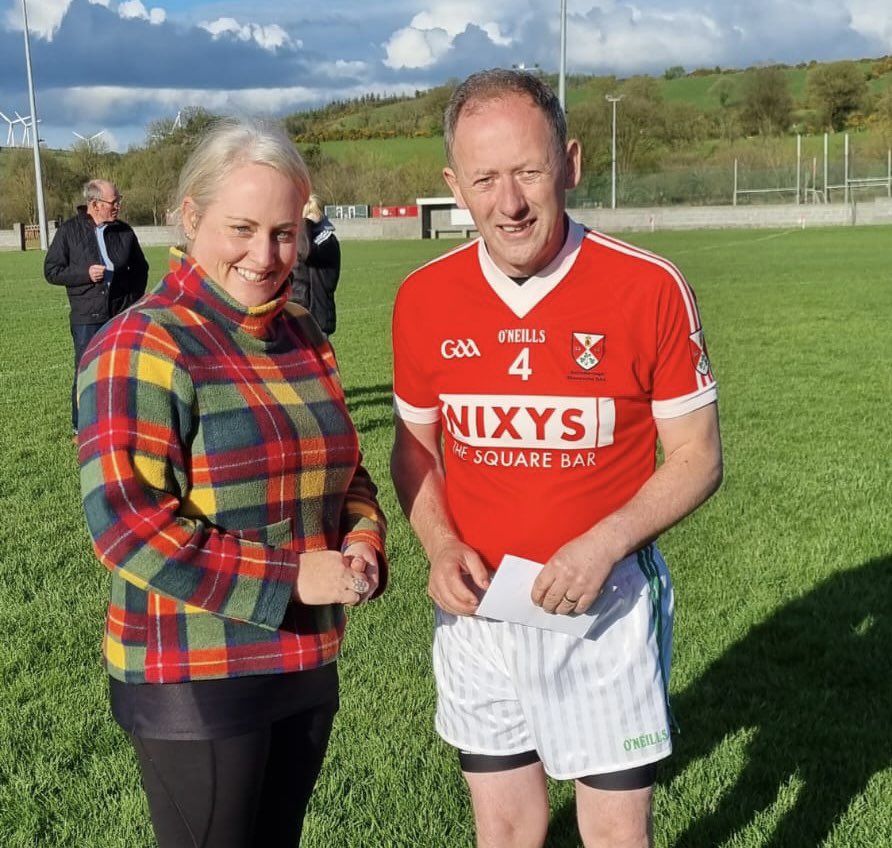 sarahreilly30's tweet photo. ❤️🤍There was a lovely warm welcome for Harry doing his 3 point challenge in Bailieborough ☘️this evening - 40 clubs in one day .. well done Harry ❤️🤍👏👈
Fundraising 💰⬇️ #3PointChallenge #MotorNeuroneDisease #ParkinsonsAwareness #MSIreland https://t.co/vl2kEp8sLs