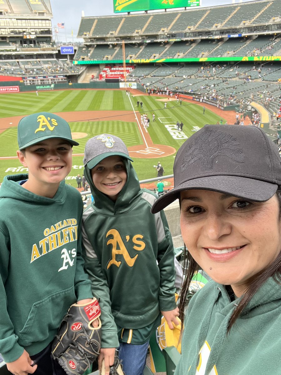 Lesley Schooler tweet media