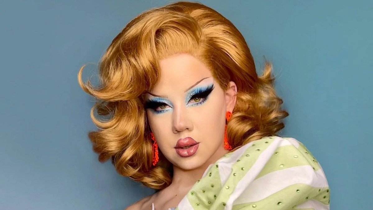 Zebra_Crossing_'s tweet image. Anyone else think that #AllStars7 @JinkxMonsoon and #season14 @WillowPillQueen look similar? @RuPaulsDragRace