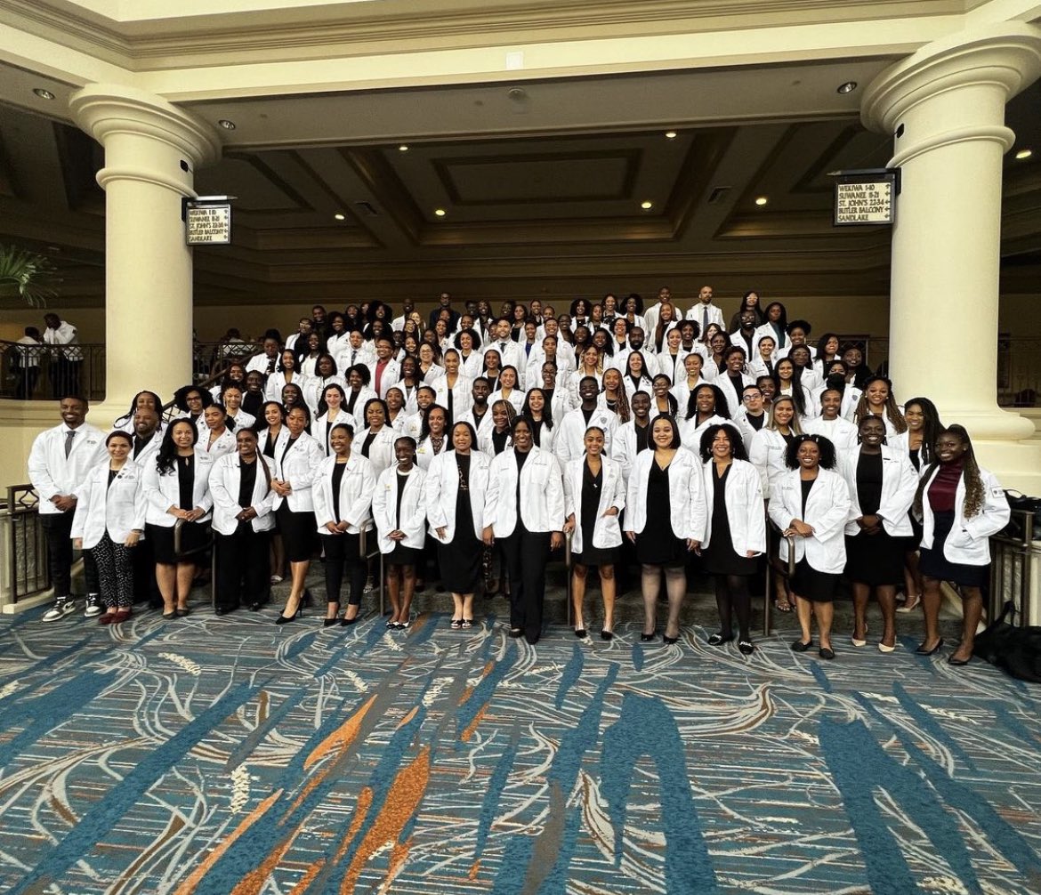 HelenaBaffoeB's tweet photo. Feeling inspired and empowered after attending #AMEC2022! Had the opportunity to connect with and hear from so many amazing people who share the same goal of diversifying the face of medicine!

#DEI #MedTwitter #MedEd https://t.co/vgQoqmGVhv