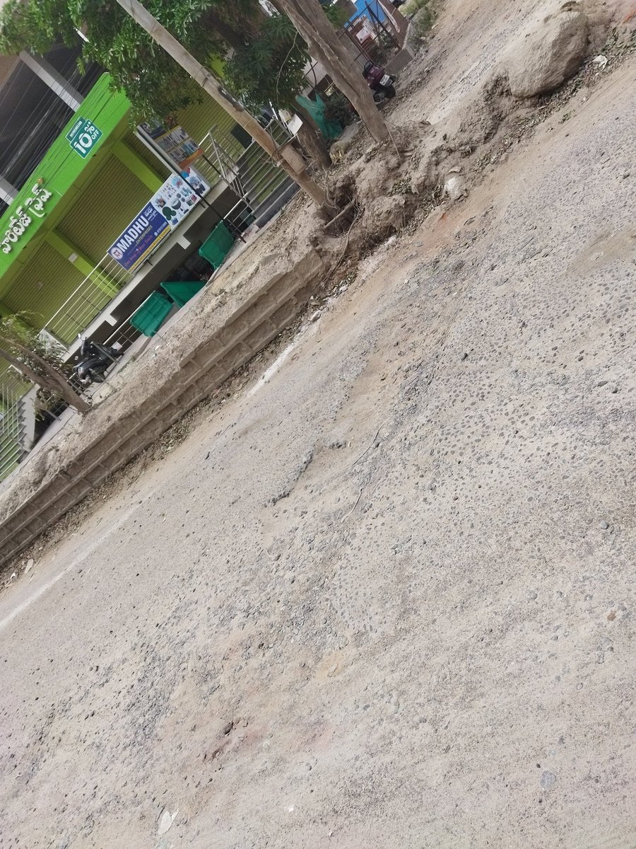 nareshv2's tweet photo. @KTRTRS,@trsharish,@GMRMLAPTC,@TRSGMR,@PanduThummala,@AmeenpurM,see the road how it is from green field entrance to symphony homes. No one is looking into this. People are suffering alot with this road. In rainy season, please think how it would be. https://t.co/JoCYgsZ5zV