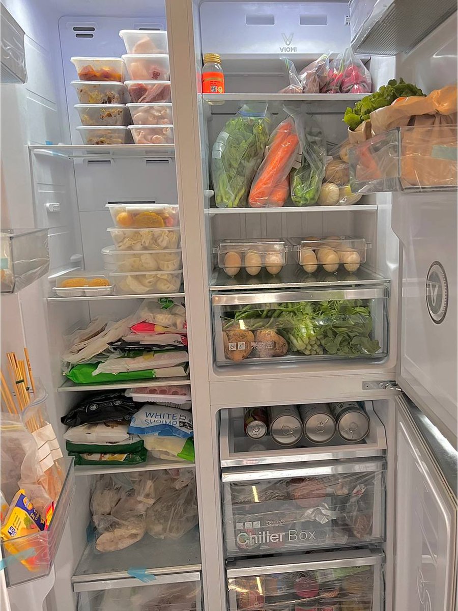 I went to the market in the morning to buy a lot of vegetables