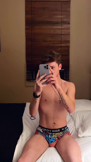 describe me in one word https://t.co/aoOo64frdg