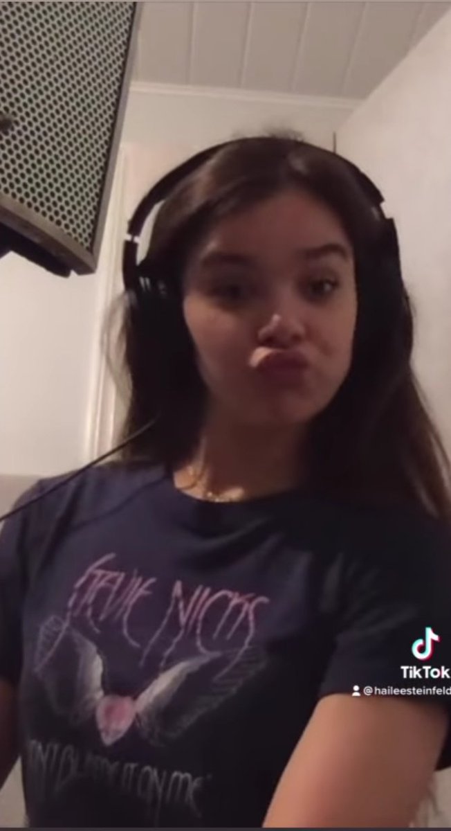 haizcutz's tweet photo. a sequência de milhões ( hailee steinfeld 😍 https://t.co/yL9eQvYvjA