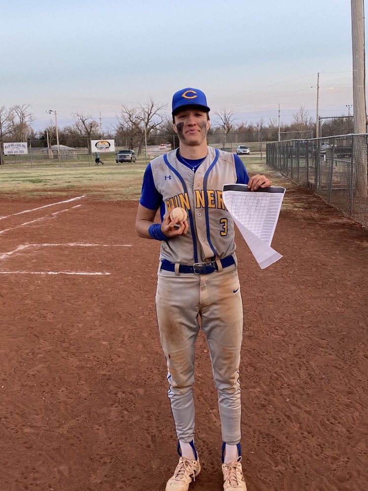 Wyatt Drouhard of Chaparral threw a 7 inning no hitter against Medicine Lodge with 15 Ks, winning 5-0.
QB that passed for 2323 yards and 31 TDs in the fall, leading the Roadrunners to an 8-2 record-one of the state’s best 🏈 turnarounds from 2-6 the year prior. 
#sportsinkansas