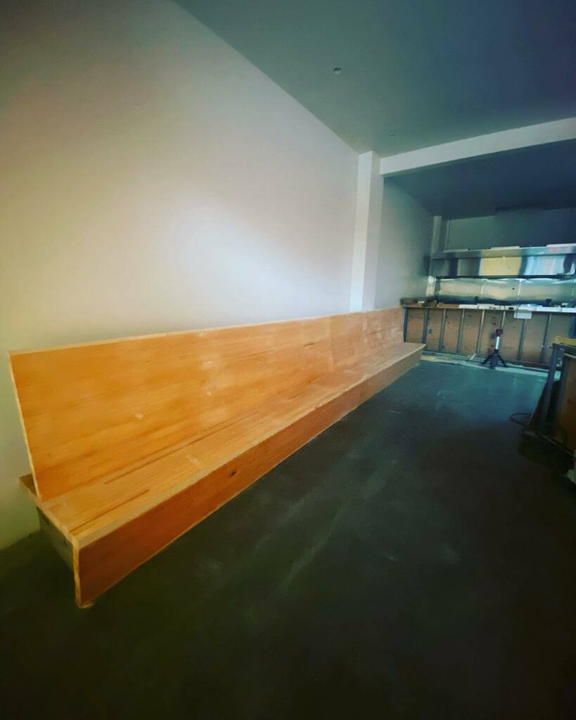 theealchemist's tweet photo. Wife wanted bench seating with a cool detail for her plants. Wife gets bench seating with a cool detail for her plants. #alchemyconstruction #alchemy #commercialseating #bench #notabooth #boldttastingroom https://t.co/nXWpwqc25T